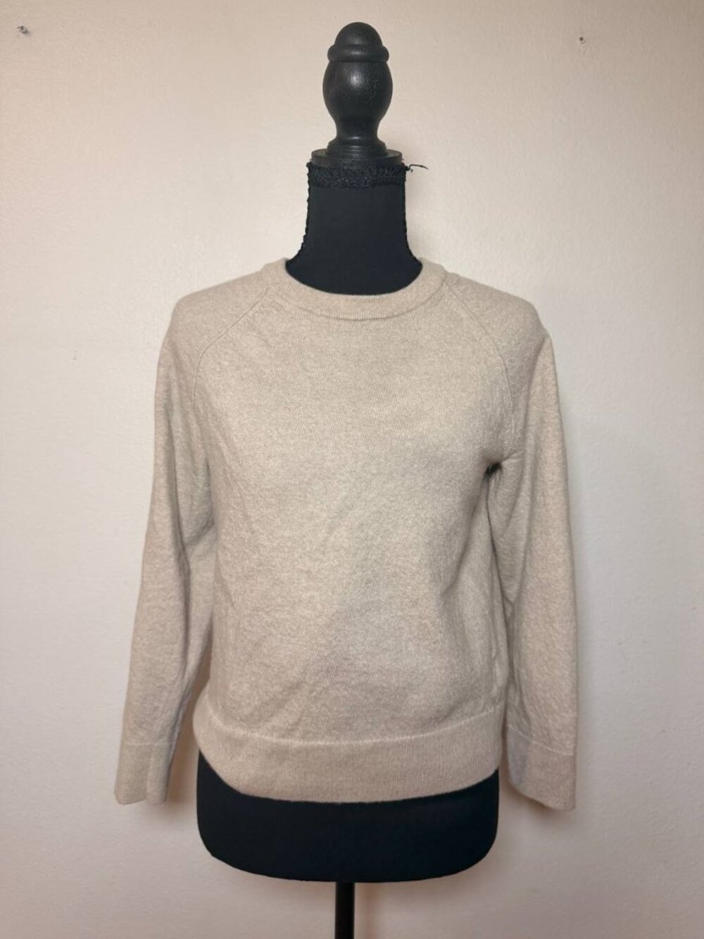 Banana Republic Merino Wool Oatmeal Crewneck Sweater Old Money Quiet Luxury M